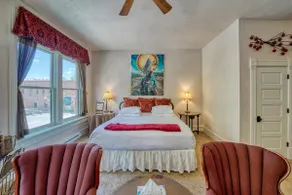 Dog Friendly- Downtown - Historic Palace Hotel - Image 3