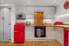 The Cwtch Apartment - Sea Views Walk to Beach - Image 2