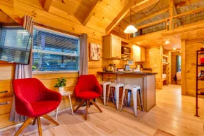 Eliza Bunk Cabin in city side rustic resort - Image 3