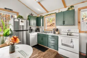 Cozy Cabin w Lake, Hot Tub, Huge Deck & Fire Pit - Image 4