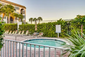 Waterfront Marco Island Condo Near Tigertail Beach - Image 4
