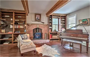 Huge Poconos Retreat with a Hot Tub a Heated Pool and close to hiking - Image 4