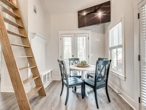 Carlton Landing-Upper Room Flat - Image 5