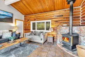 Mountain Meadow Cabin - Image 3