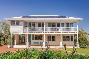 Salty Dayz Retreat Steps from Busselton Beach - Image 4