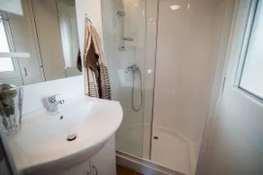 Three-Bedroom Apartment with Lake View in Terme Čatež 3 - Image 5