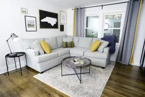 Cute Cottage w/Hot tub, fire pit, shared game room/theater - Image 2