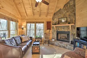 Cherry Log Couple’s Cabin Near Hiking & Waterfalls - Image 5