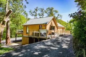Tresillian Lodge Waterfront, Forest, Hot tub,Sauna - Image 2