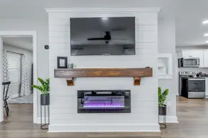 Modern Farmhouse in Downtown Simpsonville, SC - Image 4