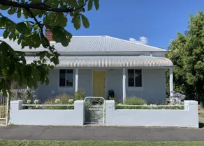 Mary Lemon Cottage - Heritage Home - Image 3