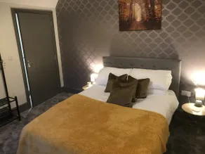 Exclusive Large Family Home - Image 5