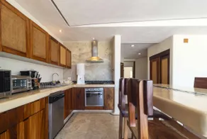 Ocean View Apartment - Image 3