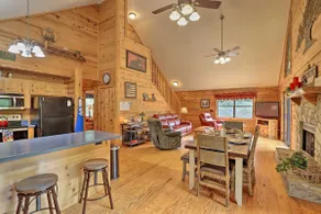 'River's Edge' - Ultimate Riverfront Getaway - Image 4