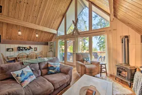 Unique Camano Cabin w/ Mountain + Water Views - Image 4