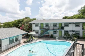 King Bed + Pool + Free Parking | Close To Zilker! - Image 4
