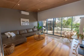 ”Saltwater 5” Sleeps 8 + Great Location - Image 3