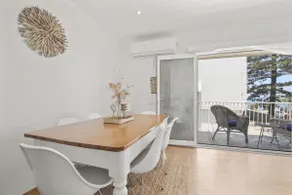 Beachcomber Unit 2 7 Dingle Ave - Image 2