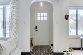 Strathcona. Sleeps 6. Steps from Whyte Ave. - Image 3