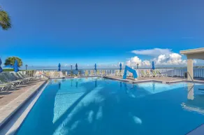Luxury Waterfront Balcony, Heated Pool and more - Image 2