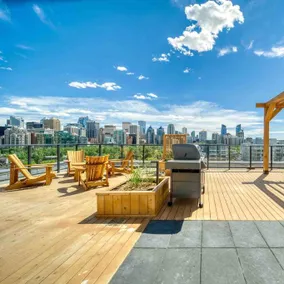 Vibrant & Modern Loft-style Walkout Near LRT - Image 4