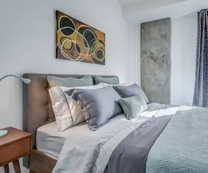Vibrant & Modern Loft-style Walkout Near LRT - Image 5