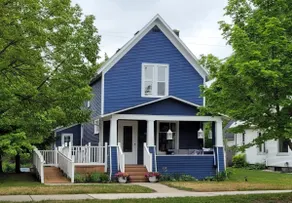 The Blue House on Front Downtown Traverse City - Image 2
