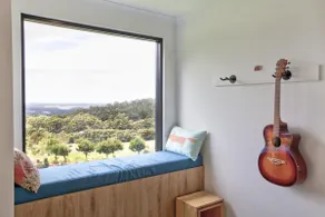 Walnut Grove: Modern comfort with expansive views - Image 2
