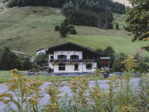 Holiday Home on Großglockner Alpine Road - Image 2