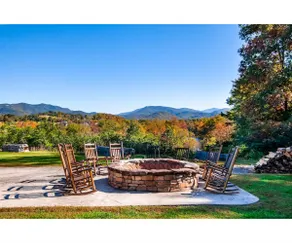 Elegant Cades Cove Condo with Community Pool - Image 4