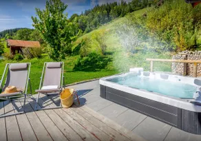 14 person chalet ideal for family - Image 3