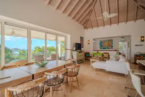 Exceptional Hillside Haven - Image 5
