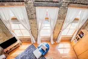 Lively Downtown Loft~Pet Friendly~2 Queen Beds - Image 2