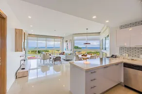 Luxury Living w/ Stunning OceanView by BlueAruba - Image 2