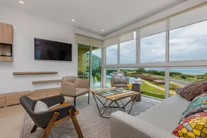 Luxury Living w/ Stunning OceanView by BlueAruba - Image 4