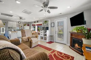 The Cunningham Cottage | King Bed & Garden - Image 3