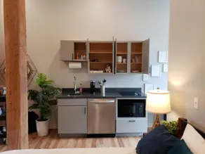 Contemporary Getaway In Manchester, Nh - Image 3
