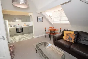 Top Floor - Sea & Castle Views & Parking Space! - Image 5