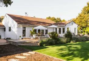 3BD/3.5BA Walkable to Beach, Town-Great for Groups - Image 2