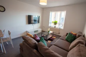 Cherry Tree - 2 bedroom, Bright, Airy Apartment. S - Image 2