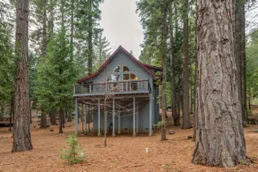 The Mellow Moose - Private Location with Spacious Deck with Free Lake Access! - Image 4