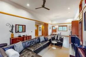 Tranquil Mid-Century Artist's Retreat with Deck & Patio - Walk to the Beach & Town - Image 2