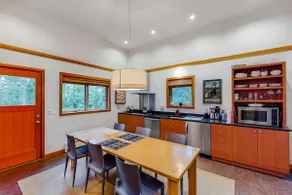 Tranquil Mid-Century Artist's Retreat with Deck & Patio - Walk to the Beach & Town - Image 5