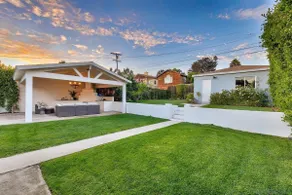 Sunny Family Friendly Home I Near Beach + Shops - Image 4