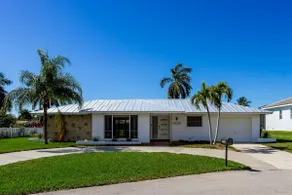Hidden Gem-Walking Distance to Downtown Cape Coral - Image 3
