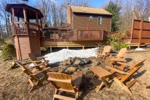 Modern Mountain Retreat w/ Deck + Hot Tub! - Image 3