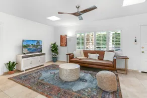 Petite Private Bungalow - Image 4