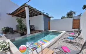 Villa 34 - Image 2