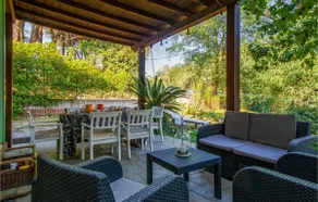 4 Bedroom Pet Friendly Home In Larciano - Image 2