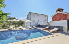 Atemberaubendes Haus in Kastel Sucurac mit Sauna - Image 4